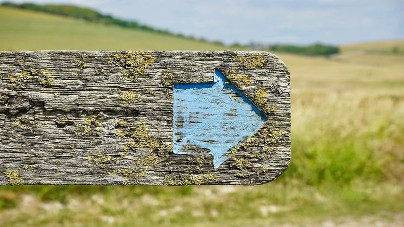 Boostez votre visibilité avec un panneau directionnel entreprise en région nantaise 2026